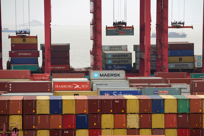 © Reuters. FILE PHOTO - Containers are seen at the Yangshan Deep Water Port in Shanghai