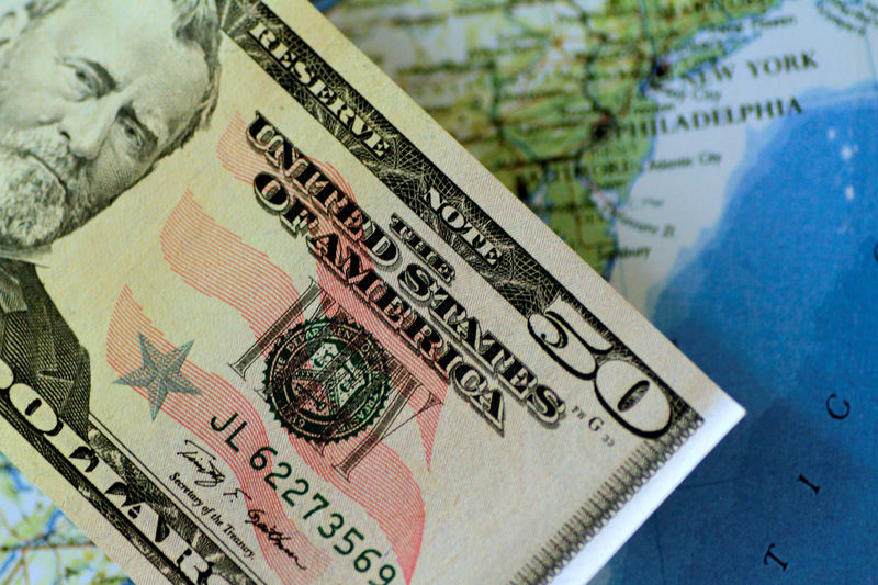 © Reuters. Illustration photo of U.S. dollar note
