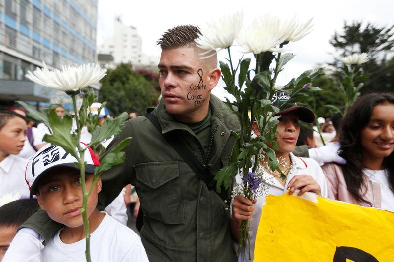 © Reuters. Manifestação pela paz em Bogotá