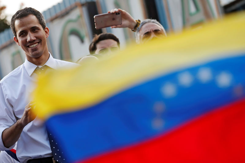© Reuters. Juan Guaidó durante encontro com simpatizantes em Caracas