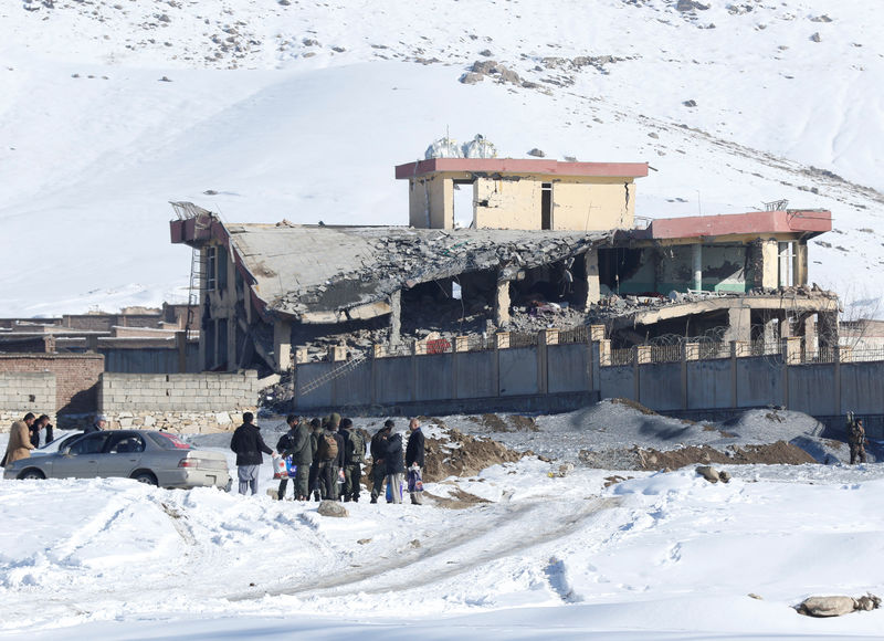 © Reuters. Prédio destruído após ataque de carro-bomba em Maidan Wardak, no Afeganistão