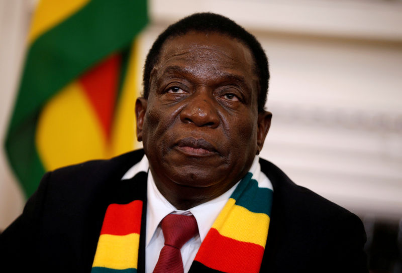 © Reuters. رئيس زيمبابوي: سنحقق في تجاوزات قوات الأمن خلال الاحتجاجات
