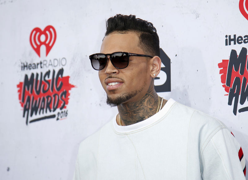 © Reuters. El cantante Chris Brown, detenido en Francia sospechoso de violación