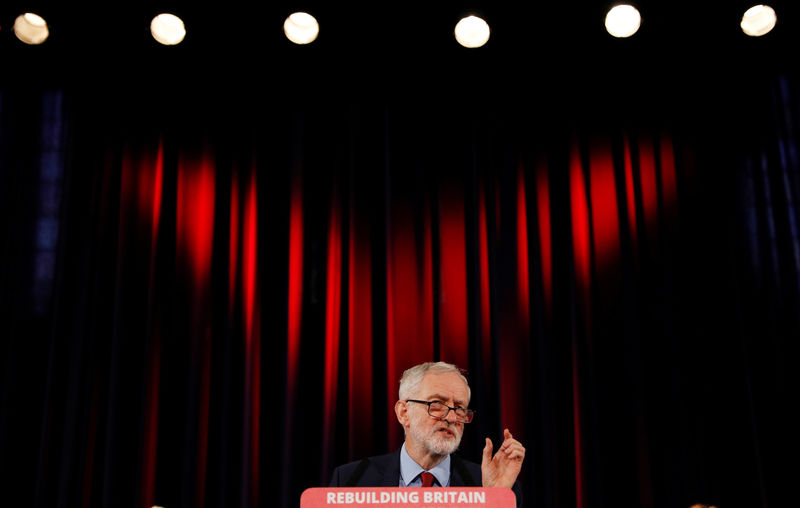 © Reuters. Labour leader Jeremy Corbyn gives speech in Hastings