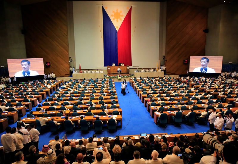 © Reuters. Presidente da Filipinas, Rodrigo Duterte, durante discurso no Congresso
