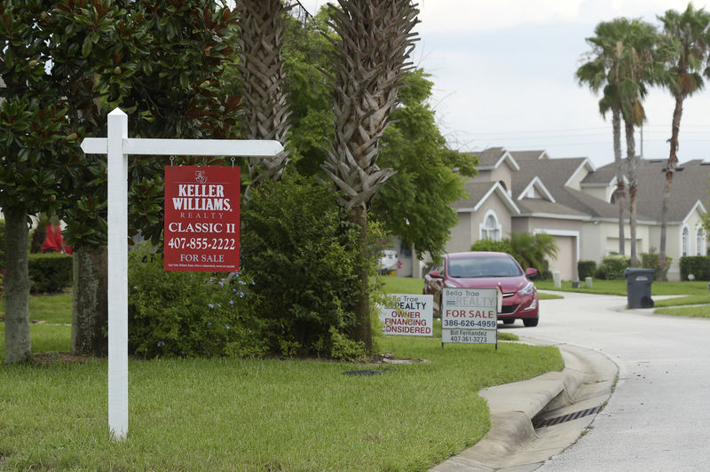 © Reuters. Placa de anúncio de venda de moradia na Flórida, nos EUA