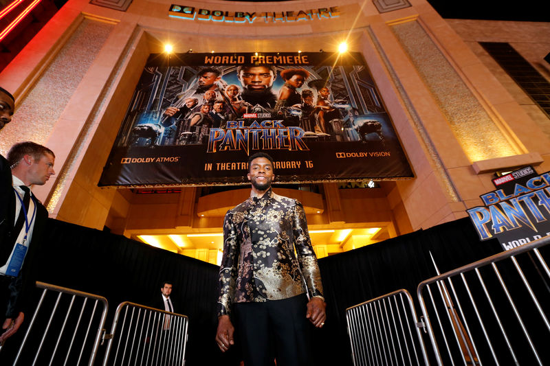 © Reuters. FILE PHOTO: Cast member Boseman poses at the premiere of "Black Panther" in Los Angeles