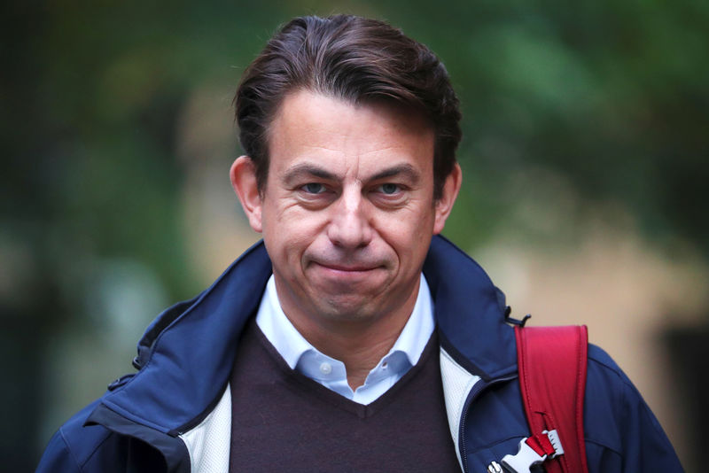 © Reuters. Former Tesco executive Carl Rogberg arrives at Southwark Crown Court in London