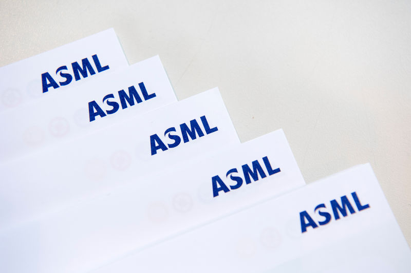 © Reuters. ASML logos are seen at the headquarters in Veldhoven