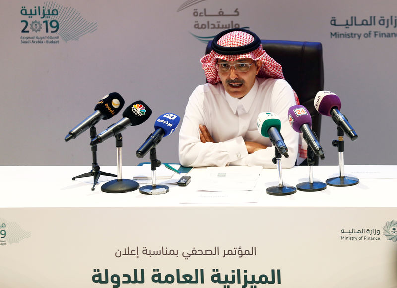 © Reuters. Saudi Minister of Finance Mohammed al-Jadaan speaks during a news conference in Riyadh