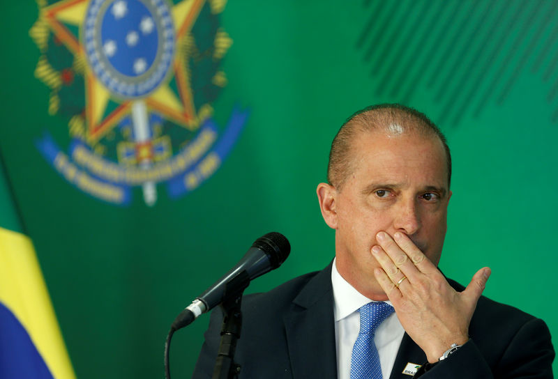 © Reuters. Ministro da Casa Civil, Onyx Lorenzoni, durante entrevista coletiva em Brasília