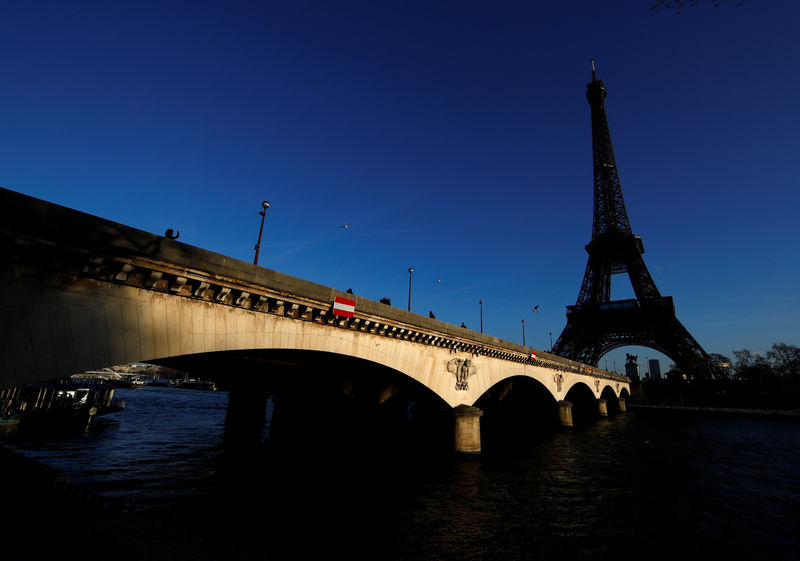 © Reuters. GRAND PARIS: ENQUÊTE SUR DES SOUPÇONS DE FAVORITISME