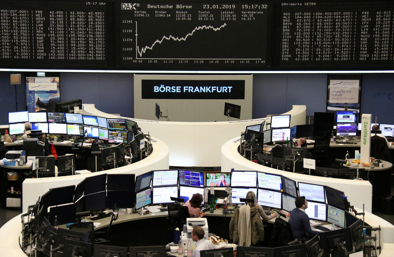 © Reuters. The German share price index DAX graph at the stock exchange in Frankfurt