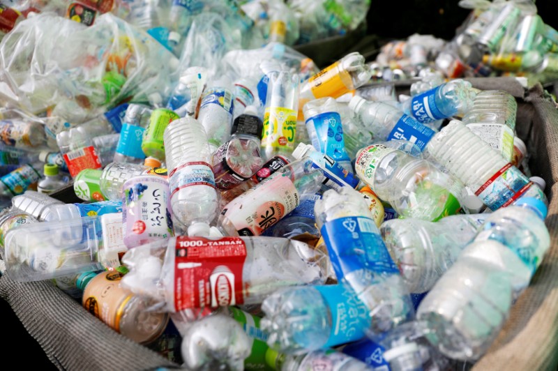 © Reuters. FILE PHOTO: Used plastic bottles are seen at a waste collection point in Tokyo