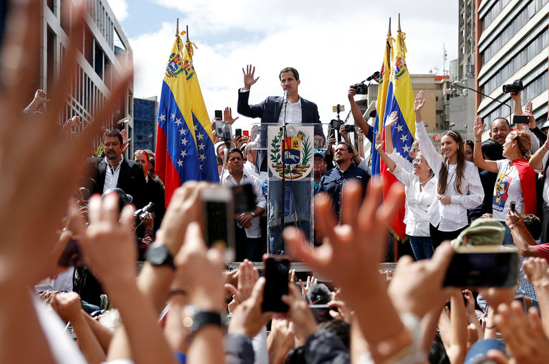 © Reuters. Líder da oposição venezuelana Juan Guaidó durante protesto em Caracas