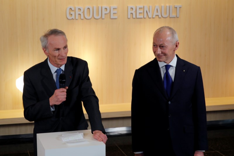 © Reuters. Jean-Dominique Senard, newly-appointed Chairman of Renault, and Thierry Bollore, newly-appointed CEO of Renault, talk to journalists after French carmaker Renault's board of directors meeting in Boulogne-Billancourt, near Paris