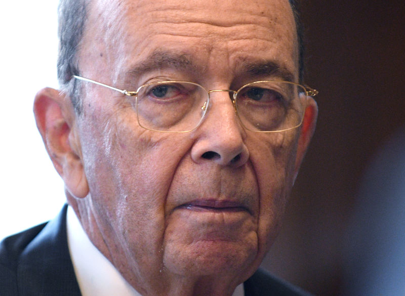 © Reuters. FILE PHOTO: U.S. Secretary of Commerce Ross speaks during Reuters interview in his office at the U.S. Department of Commerce building in Washington