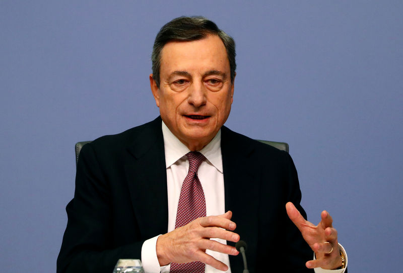 © Reuters. ECB President Draghi holds a news conference in Frankfurt