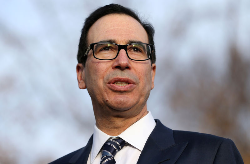 © Reuters. FILE PHOTO: U.S. Treasury Secretary Mnuchin speaks to the news media at the White House in Washington