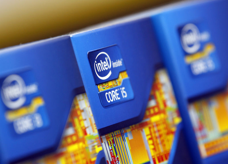 © Reuters. Intel decepciona a los analistas por la desaceleración en China y su centros de datos
