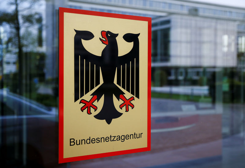 © Reuters. The logo of German regulatory office Bundesnetzagentur is pictured in Bonn