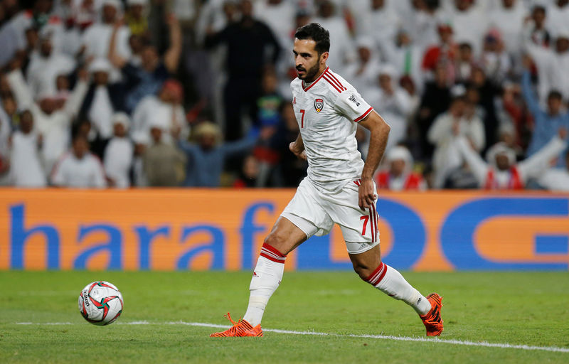 © Reuters. هدف مبخوت يسقط استراليا ويرسل الإمارات إلى قبل نهائي كأس آسيا