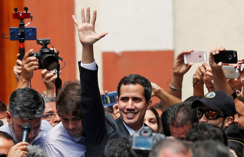 © Reuters. Líder da oposição venezuelana Juan Guaidó durante coletiva de imprensa em Caracas