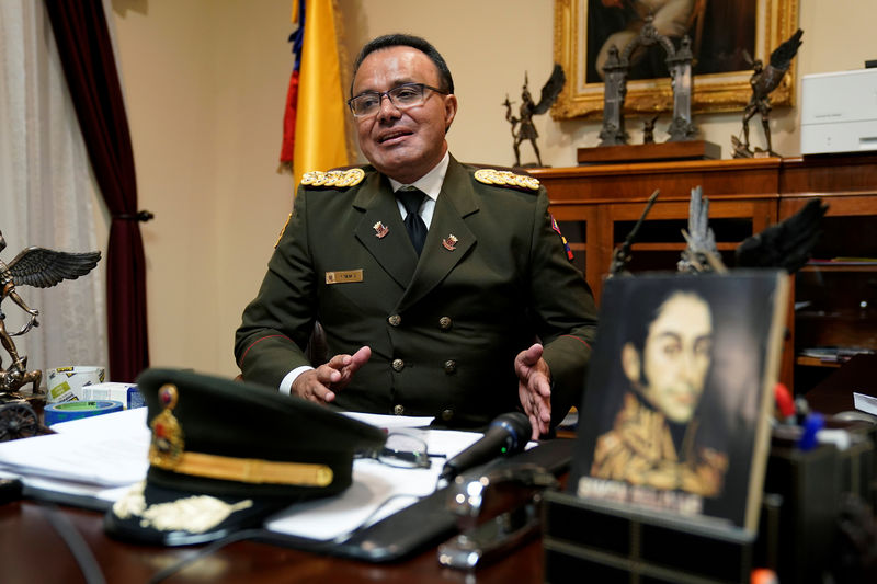 © Reuters. Venezuelan Colonel Jose Luis Silva, Venezuela’s Military Attache at its Washington embassy to the United States, is interviewed by Reuters after announcing that he is defecting from the government of President Nicolas Maduro in Washington