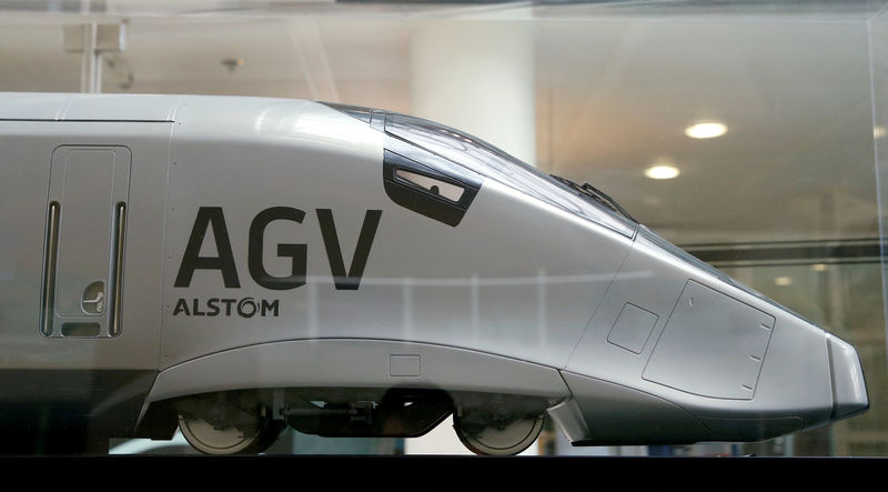 © Reuters. FILE PHOTO: A scale model of an AGV high speed train with the logo of Alstom is seen before a news conference to present the company's full year 2016/17 annual results in Saint-Ouen