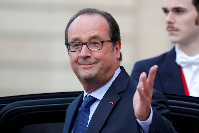 © Reuters. HOLLANDE ENTENDU DANS L'AFFAIRE DES JOURNALISTES TUÉS AU MALI