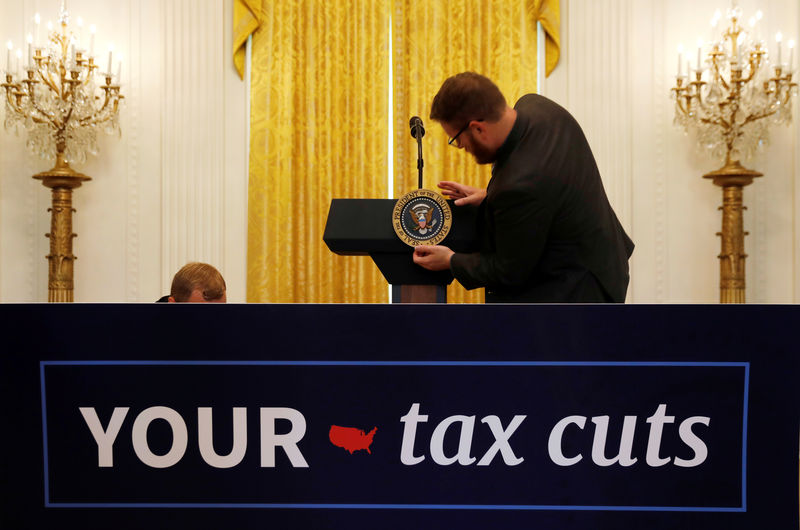 © Reuters. Lectern prepared for Trump to speak about his tax cuts at the White House in Washington