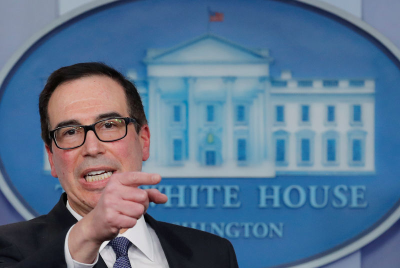 © Reuters. U.S. Treasury Secretary Steven Mnuchin annoucnes Venezuela sactions during press briefing at the White House in Washington