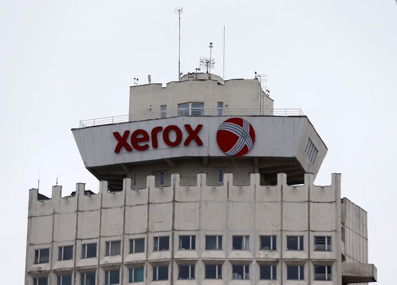 © Reuters. FILE PHOTO - Logo of Xerox company is seen on building in Minsk