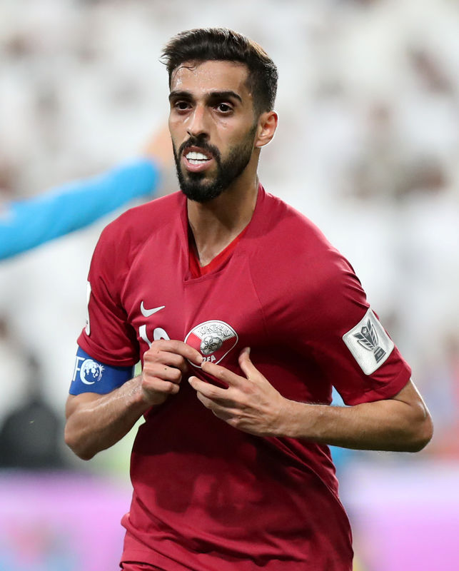 © Reuters. قطر تهزم الإمارات برباعية وتتأهل لنهائي كأس آسيا لأول مرة