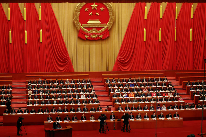 © Reuters. Chinese President Xi Jinping delivers his speech at the closing session of the NPC at the Great Hall of the People in Beijing