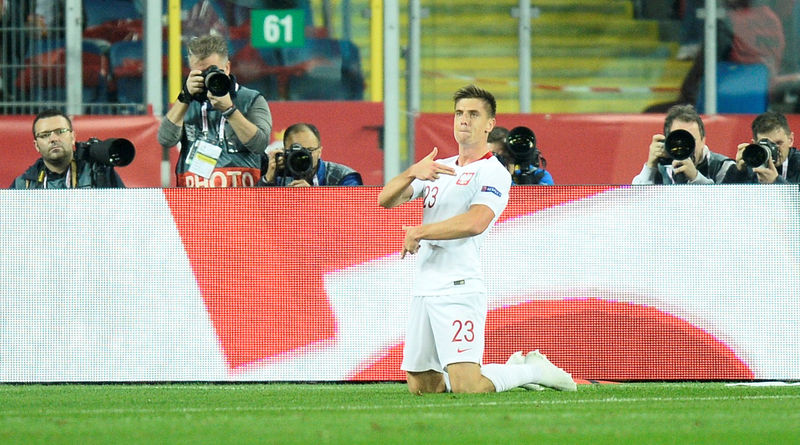 © Reuters. الرائع بياتيك يهدي ميلانو التأهل لقبل نهائي كأس إيطاليا