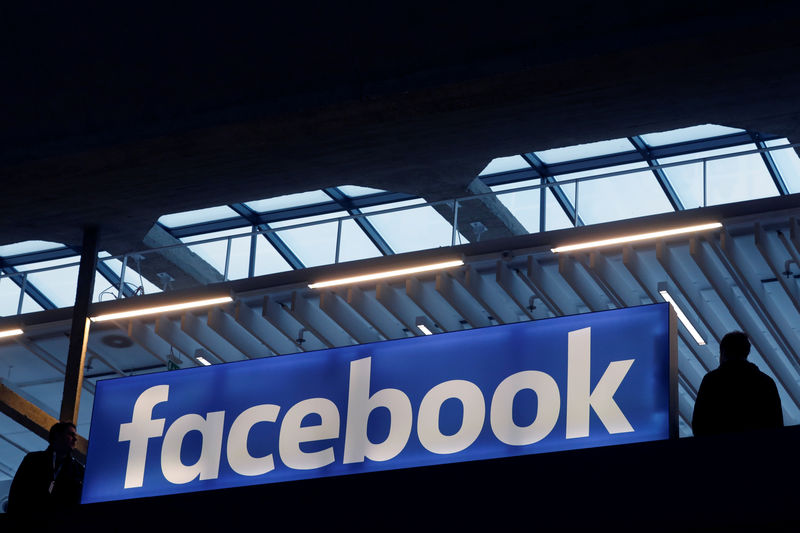 © Reuters. Facebook logo is seen  at a start-up companies gathering at Paris' Station F in Paris
