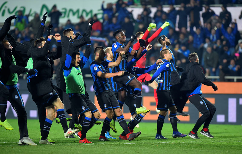 © Reuters. يوفنتوس يودع كأس إيطاليا أمام أتلانتا وفيورنتينا يسحق روما
