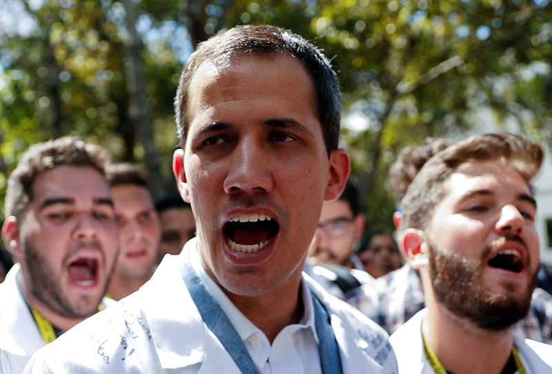 © Reuters. البرلمان الأوروبي يعترف بجوايدو رئيسا مؤقتا لفنزويلا