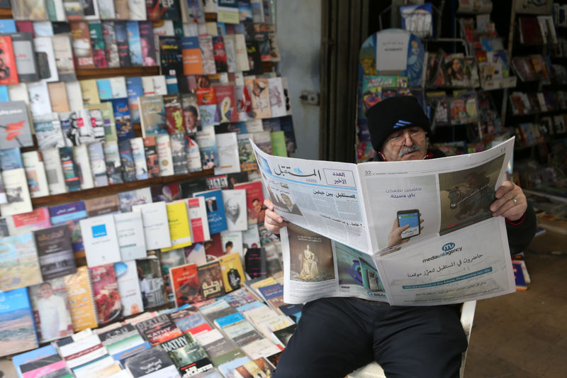 © Reuters. صحيفة المستقبل المملوكة لسعد الحريري تصدر آخر طبعة ورقية