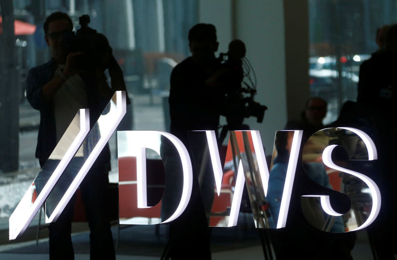 © Reuters. The new logo of Deutsche Bank's DWS Asset Management is pictured at their headquarters in Frankfurt