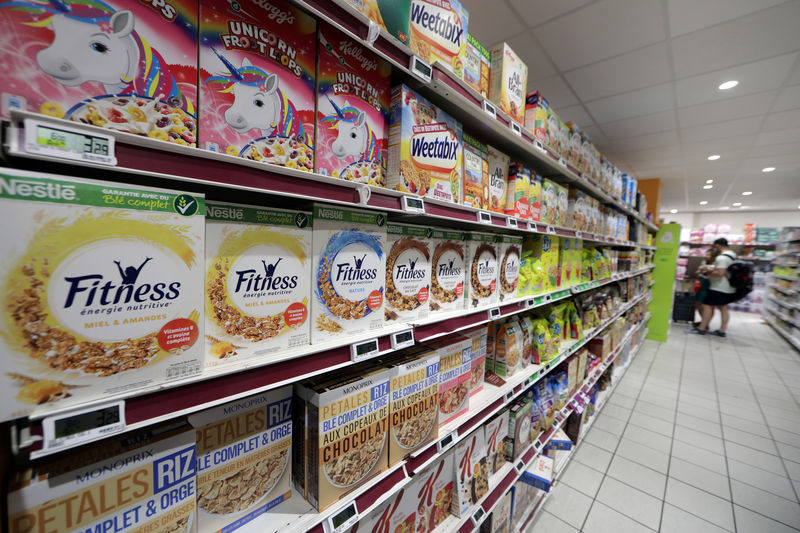 © Reuters. Breakfast foods are displayed on shelves in a supermarket in Nice