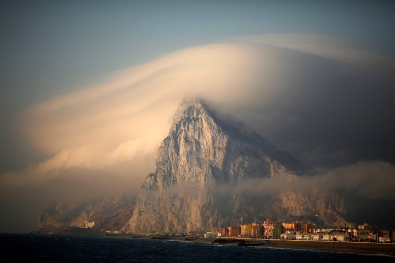 © Reuters. La Unión Europea irrita a Reino Unido llamando "colonia" a Gibraltar