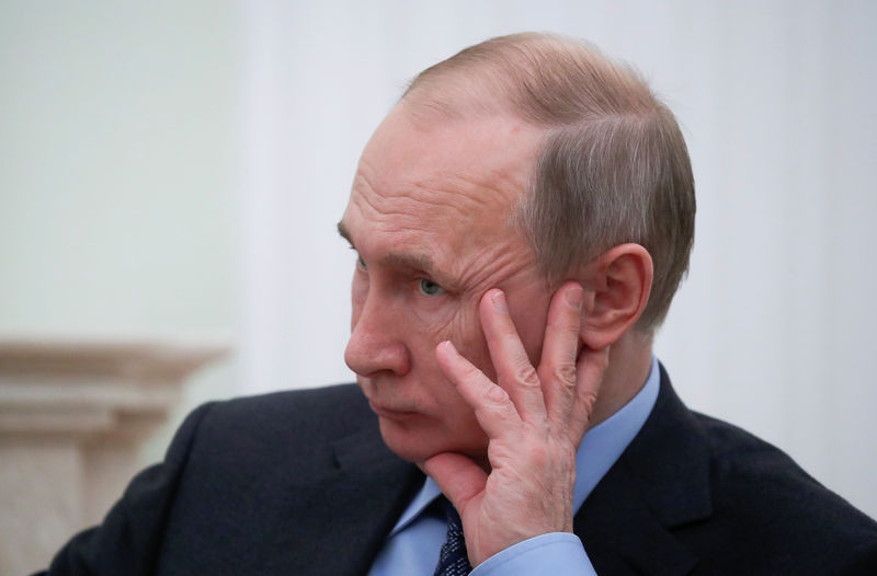 © Reuters. استطلاع: قلق الروس من توجهات بلدهم عند أعلى مستوى في 13 عاما