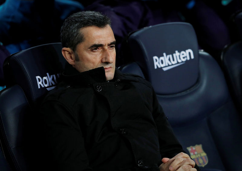 © Reuters. قمة بين برشلونة وريال مدريد في كأس الملك وسط جدول مرهق