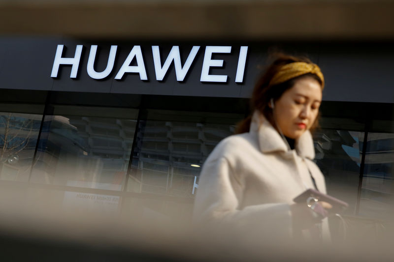© Reuters. La asociación de operadores móviles GSMA considera una reunión de crisis por Huawei