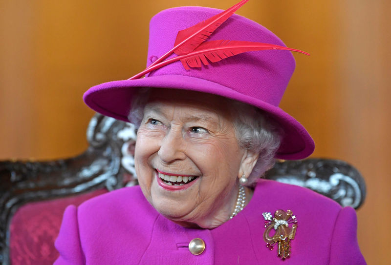 © Reuters. صحيفتان: نقل الملكة إليزابيث إذا ما حدث اضطراب بسبب خروج بريطانيا من الاتحاد الأوروبي