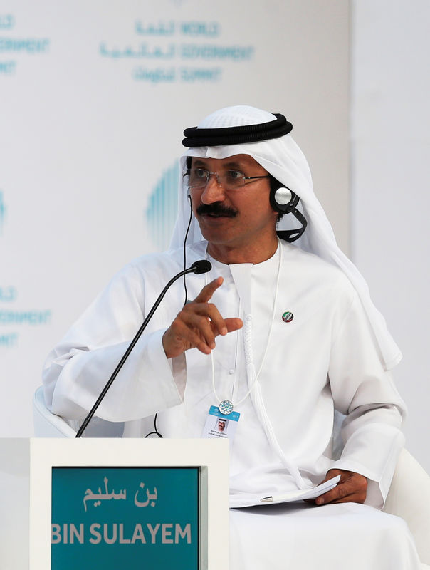 © Reuters. Sultan Ahmed bin Sulayem, Chairman and CEO of DP World, gestures during the World Government Summit in Dubai
