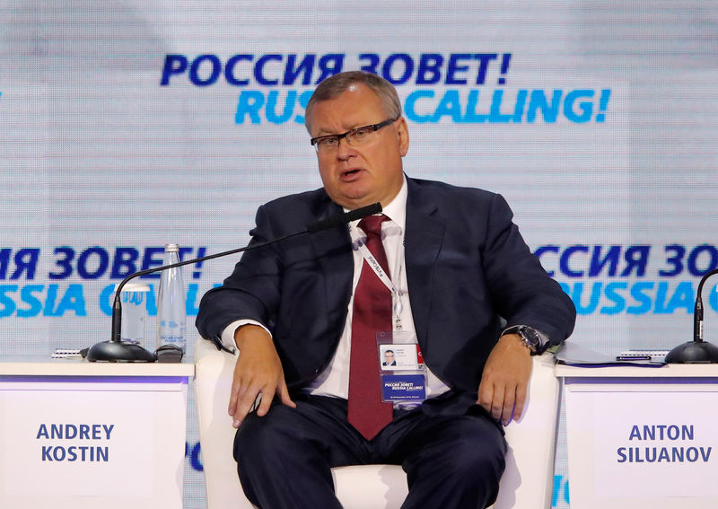 © Reuters. FILE PHOTO:  VTB bank Chief Executive Kostin attends a session of the VTB Capital Investment Forum "Russia Calling!" in Moscow