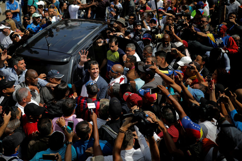 © Reuters. Líder da oposição venezuelana, Juan Guaidó, durante protesto contra o governo do presidente venezuelano, Nicolás Maduro, em Caracas